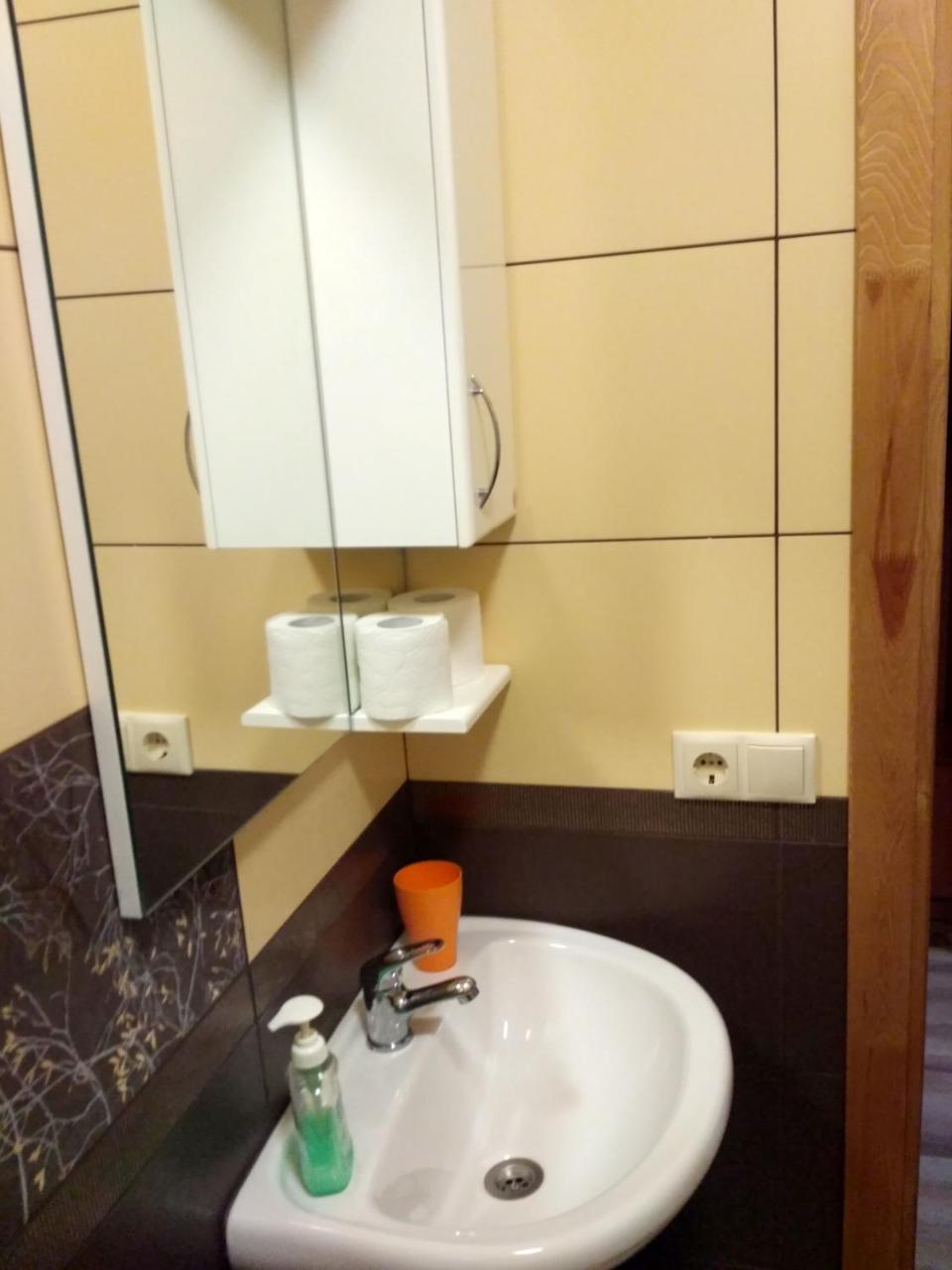 Atlant Hotel Ostroh 外观 照片