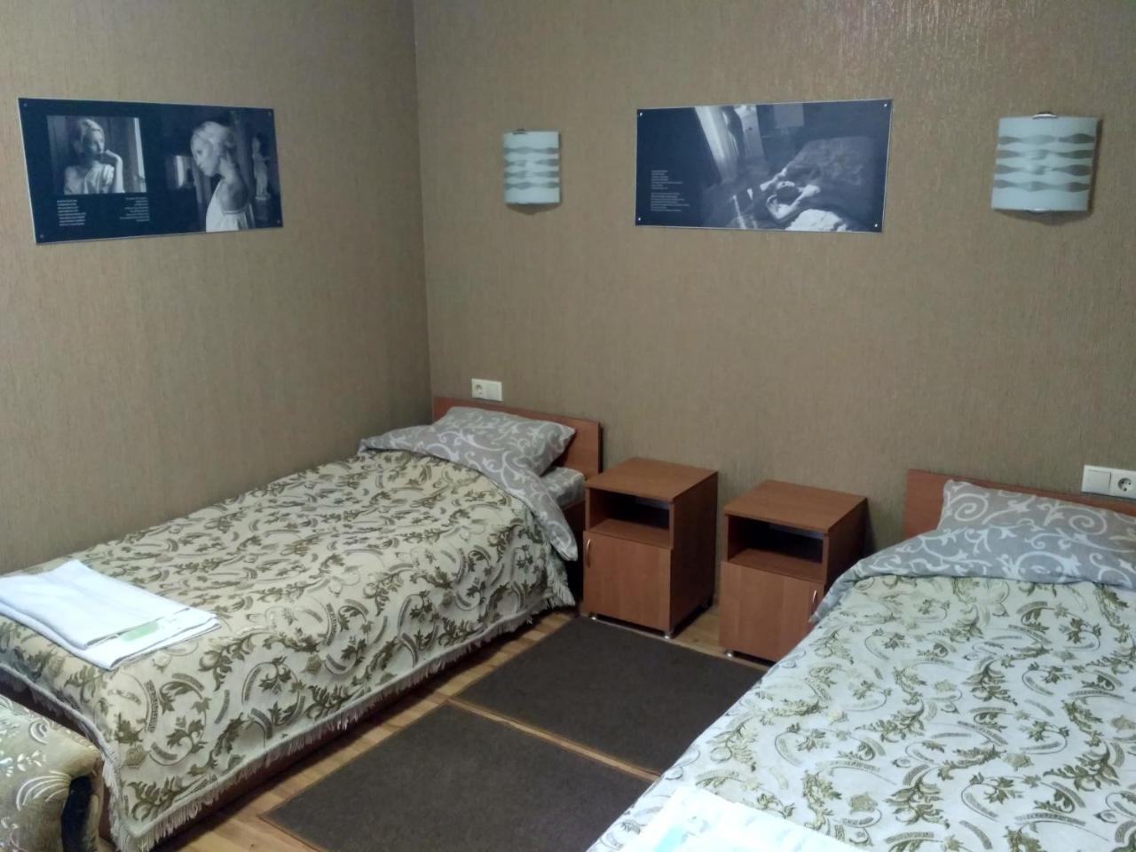 Atlant Hotel Ostroh 外观 照片